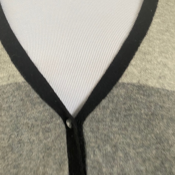XL 100% CASHMERE Sweater Apt 9 gray and black... - Picture 4 of 6